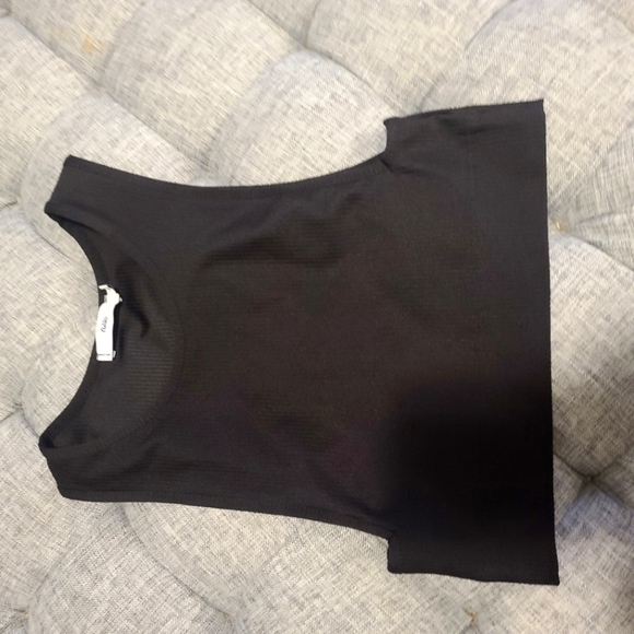 ADIKA top size small - Picture 2 of 4